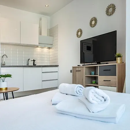 Estudio En Con Piscina Apartment *